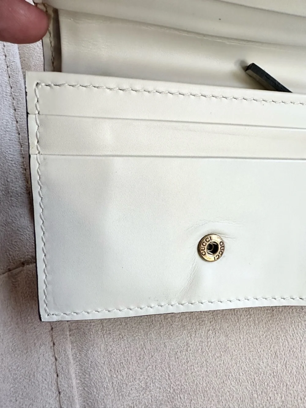 Gucci Signature Cherry Leather Compact Wallet - Authentic - White - New w/ Flaws - Picture 14 of 14